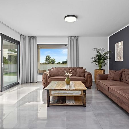 Special Offer! New Luxury Apartment With Pool, Fitness, Outdoor Bar&Grill ブイェ エクステリア 写真