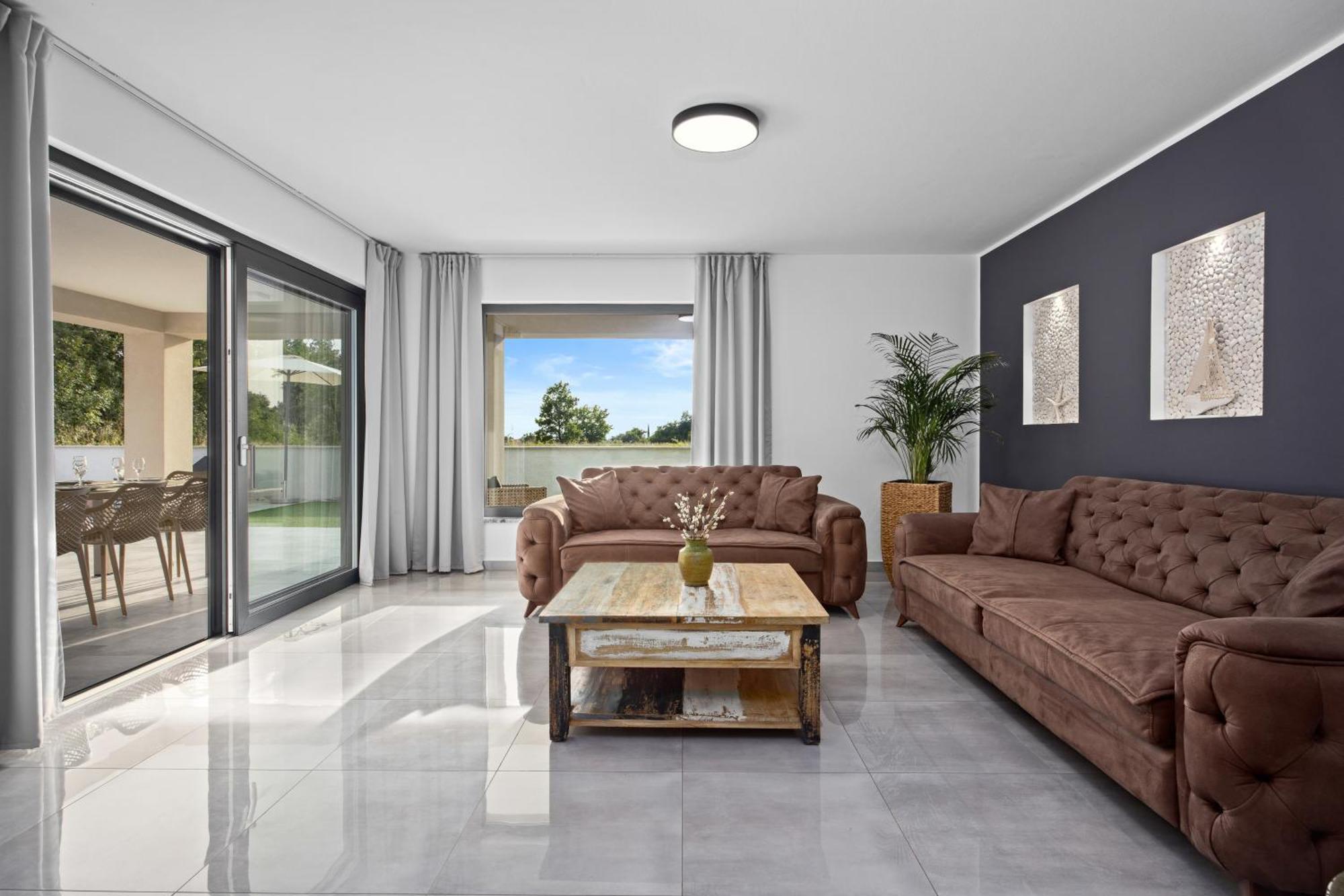 Special Offer! New Luxury Apartment With Pool, Fitness, Outdoor Bar&Grill ブイェ エクステリア 写真
