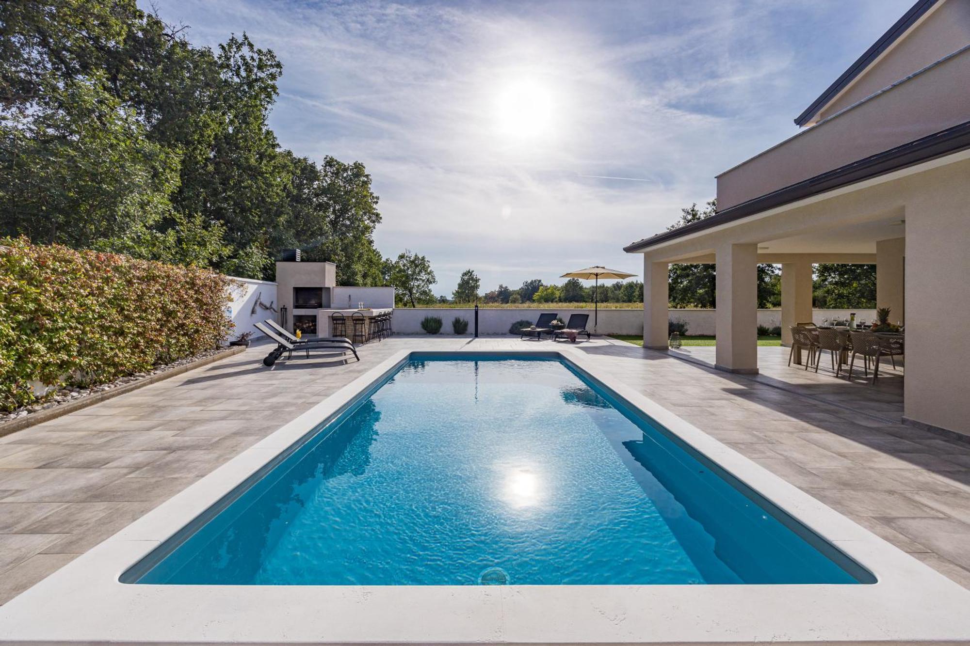 Special Offer! New Luxury Apartment With Pool, Fitness, Outdoor Bar&Grill ブイェ エクステリア 写真